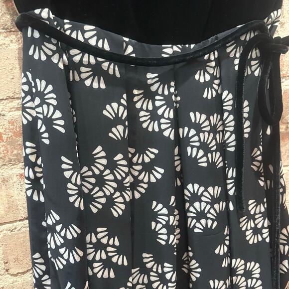 Giorgio Armani Black Velvet Floral Dress Size 44 or US Size 10 - Picture 2 of 6